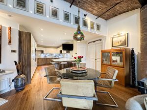 Photo 30- click for photo gallery